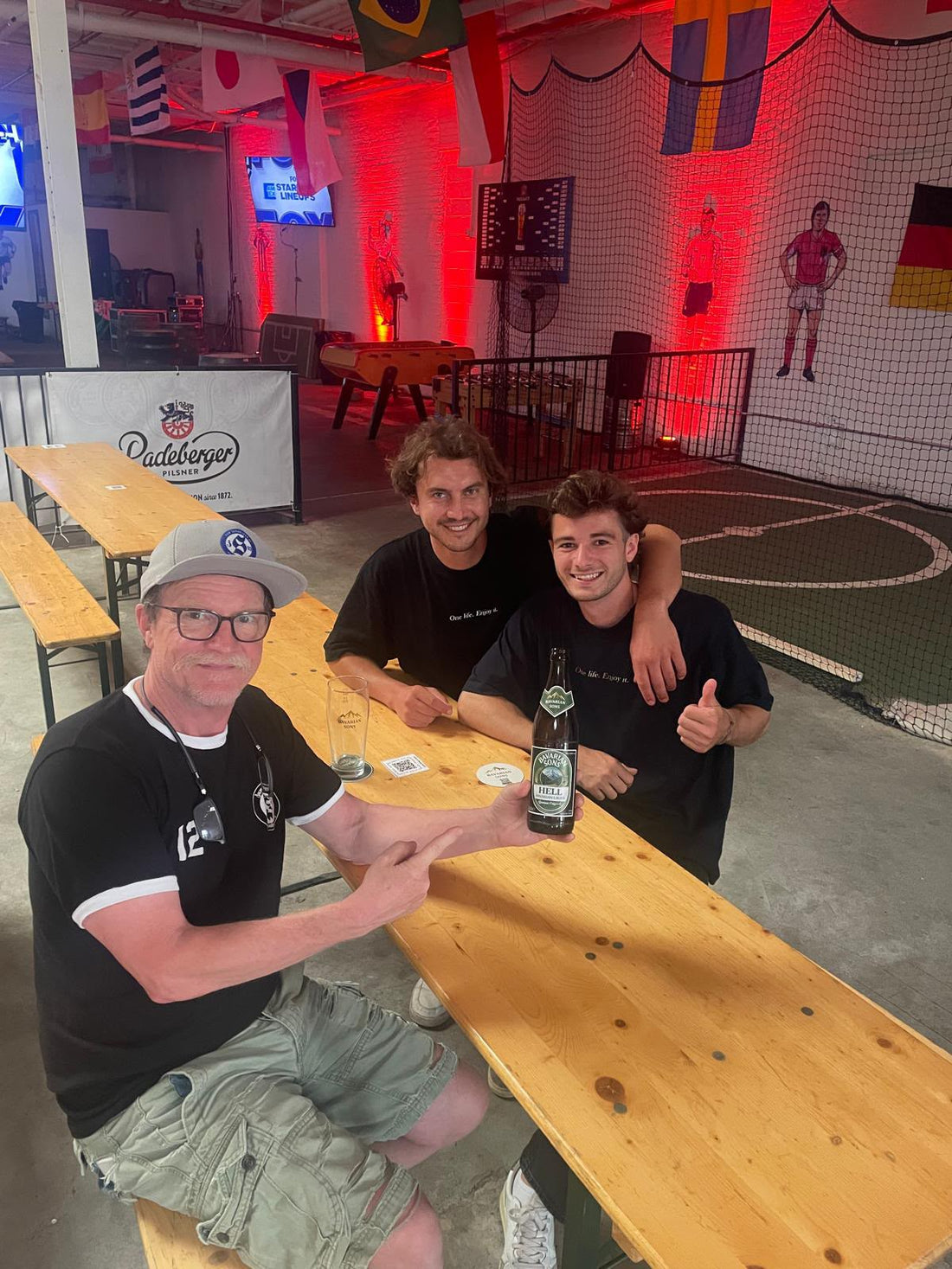 Bavarian Sons zu Besuch bei einem deutschen Wirtshaus in New York USA
