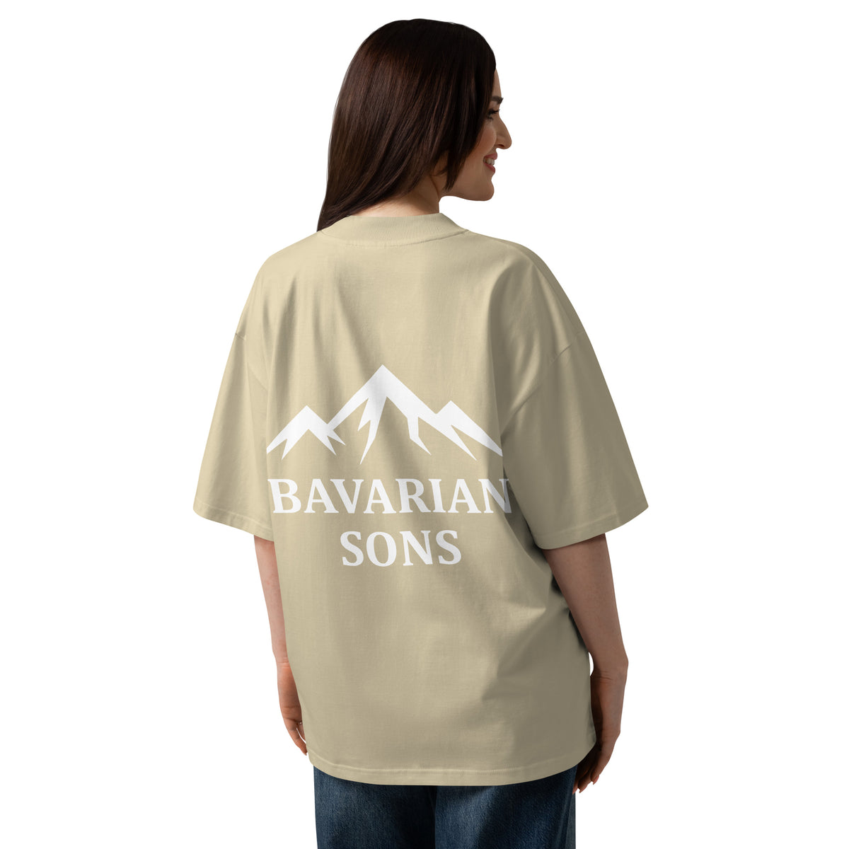 Bavarian Sons Damen Oversized T-Shirt in Mastic mit Bavarian-Sons-Design auf der Rückseite