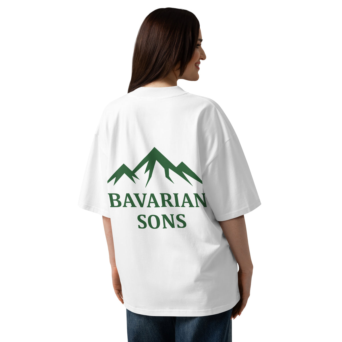 Bavarian Sons Damen Oversized T-Shirt in Weiss mit Bavarian-Sons-Design auf der Rückseite