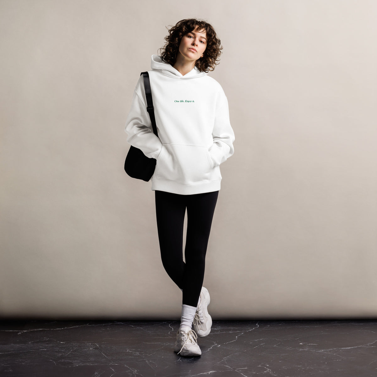 Bavarian Sons Damen Oversized Hoodie in Weiß mit Bavarian-Sons-Slogan
